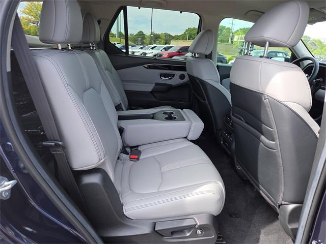 used 2025 Honda Pilot car, priced at $43,899