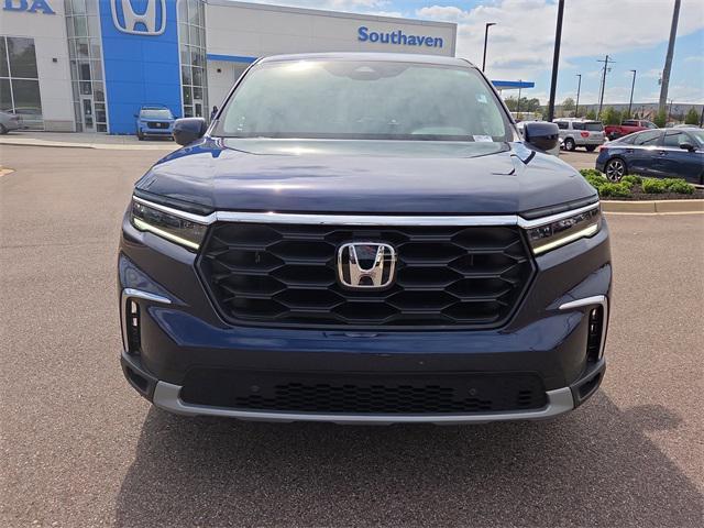 used 2025 Honda Pilot car, priced at $43,899