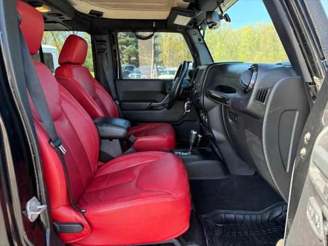 used 2015 Jeep Wrangler Unlimited car, priced at $16,900