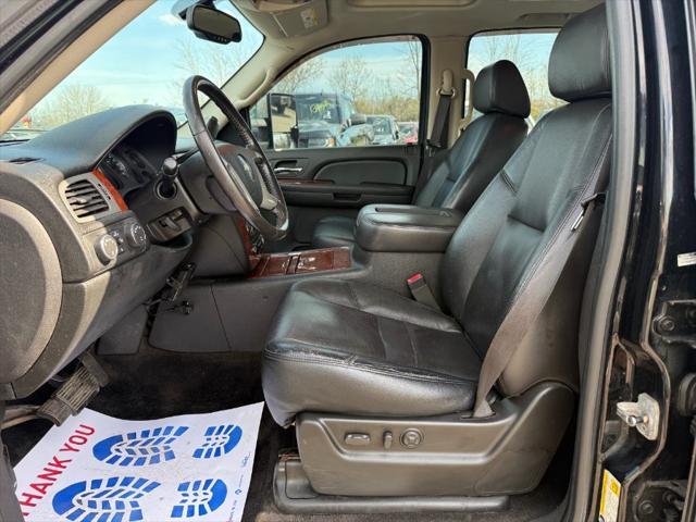 used 2009 Chevrolet Avalanche car, priced at $6,900