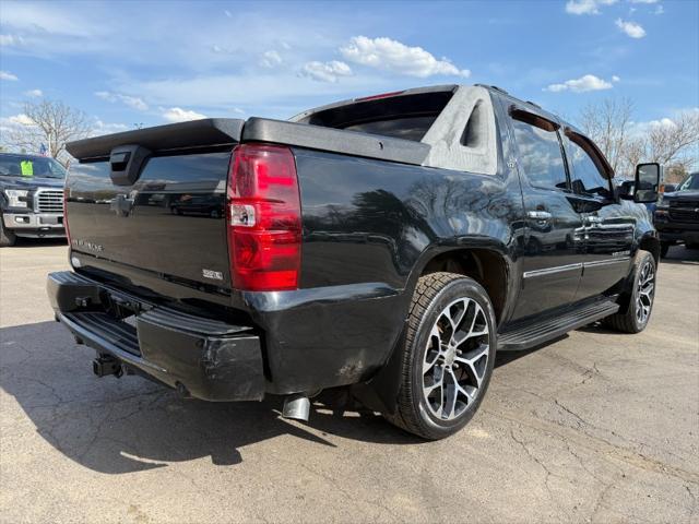 used 2009 Chevrolet Avalanche car, priced at $6,900