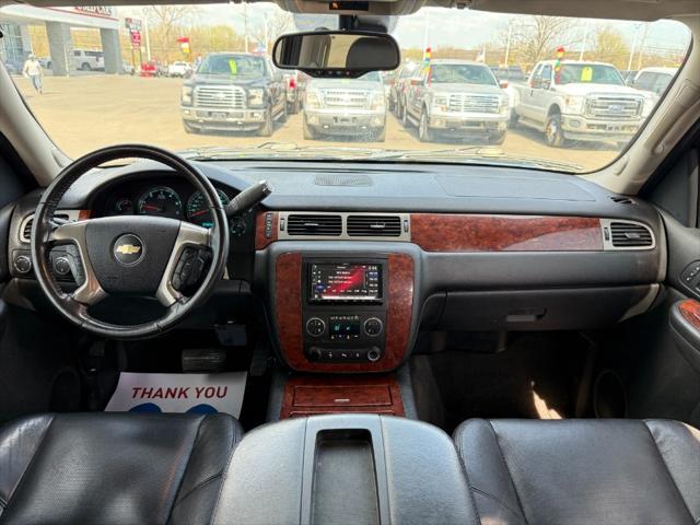 used 2009 Chevrolet Avalanche car, priced at $6,900