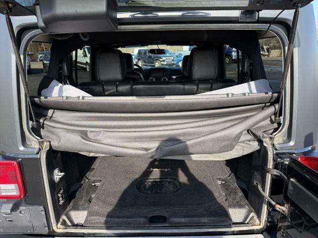 used 2015 Jeep Wrangler Unlimited car, priced at $13,900