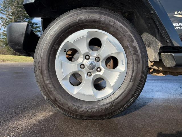 used 2015 Jeep Wrangler Unlimited car, priced at $13,900
