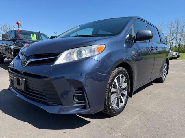 used 2018 Toyota Sienna car, priced at $14,900