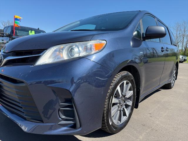 used 2018 Toyota Sienna car, priced at $14,900