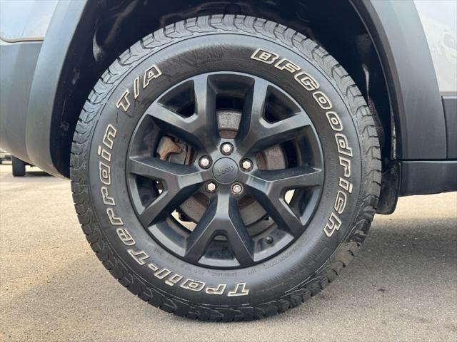 used 2016 Jeep Cherokee car, priced at $11,900