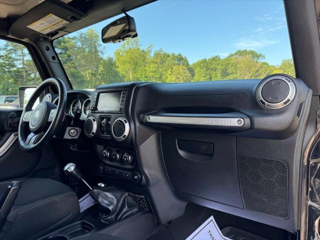 used 2015 Jeep Wrangler Unlimited car, priced at $11,900