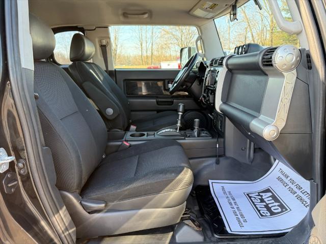 used 2007 Toyota FJ Cruiser car, priced at $11,900
