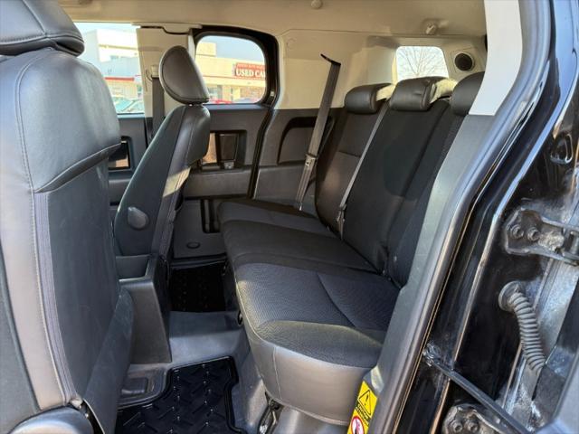 used 2007 Toyota FJ Cruiser car, priced at $11,900