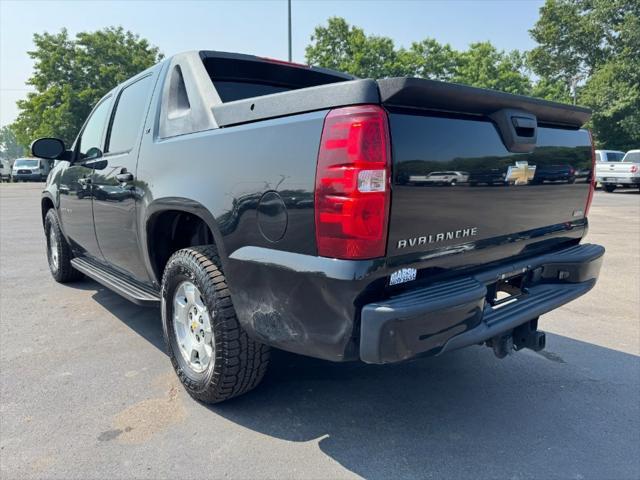 used 2008 Chevrolet Avalanche car, priced at $4,900
