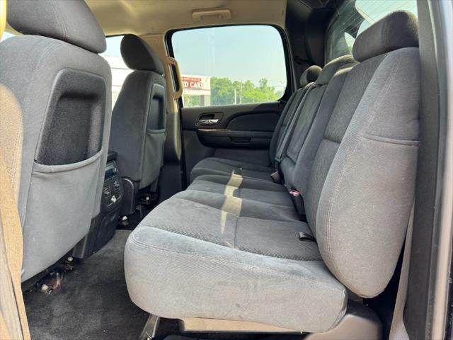 used 2008 Chevrolet Avalanche car, priced at $4,900