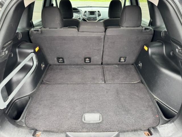 used 2015 Jeep Cherokee car, priced at $6,900