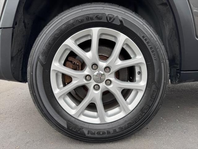 used 2015 Jeep Cherokee car, priced at $6,900