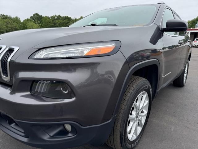 used 2015 Jeep Cherokee car, priced at $6,900