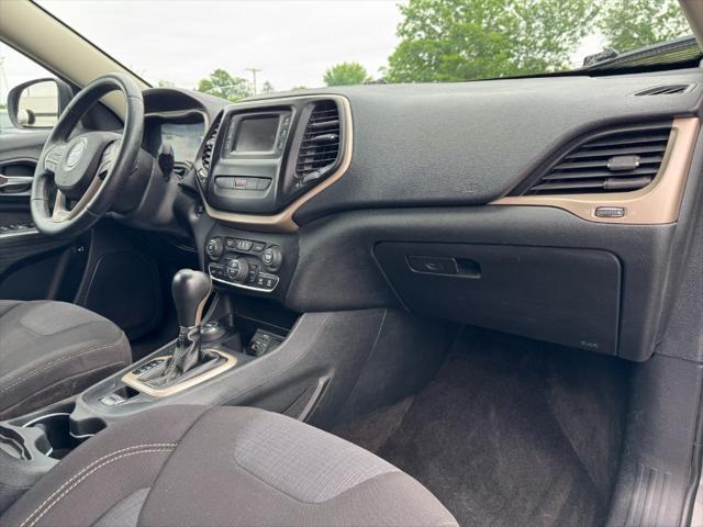used 2015 Jeep Cherokee car, priced at $6,900