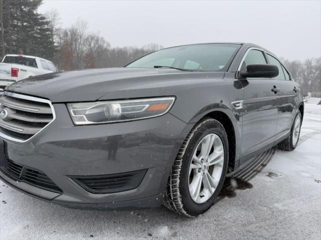 used 2015 Ford Taurus car, priced at $3,900