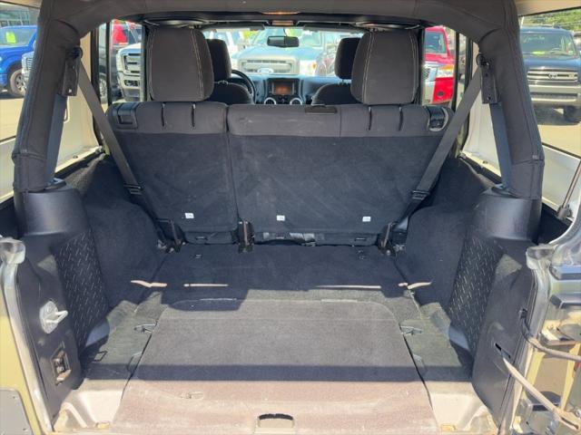 used 2015 Jeep Wrangler Unlimited car, priced at $14,900
