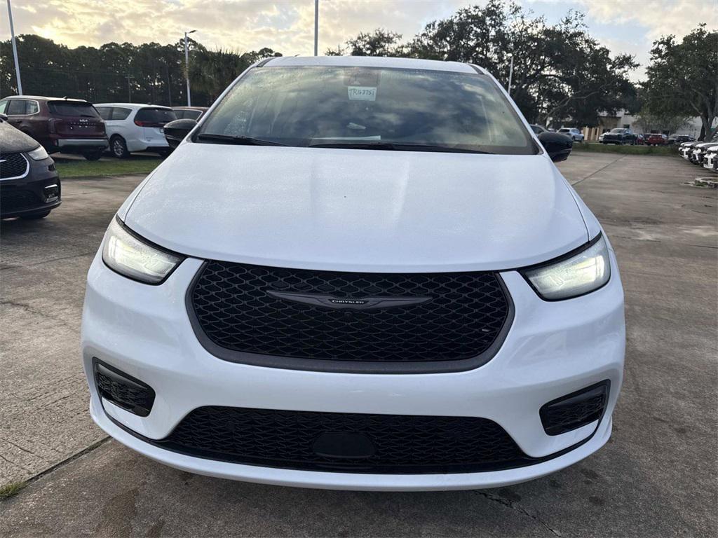 new 2026 Chrysler Pacifica car, priced at $46,610