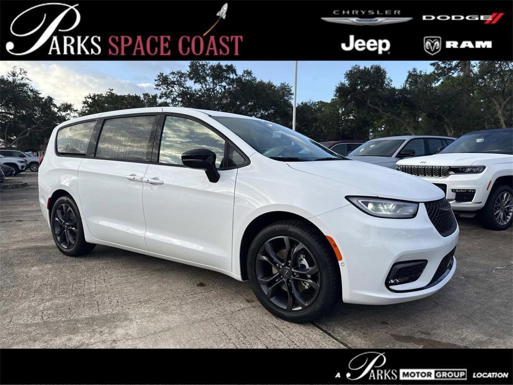 new 2026 Chrysler Pacifica car, priced at $46,610