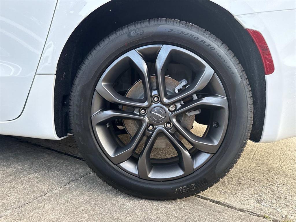 new 2026 Chrysler Pacifica car, priced at $46,610