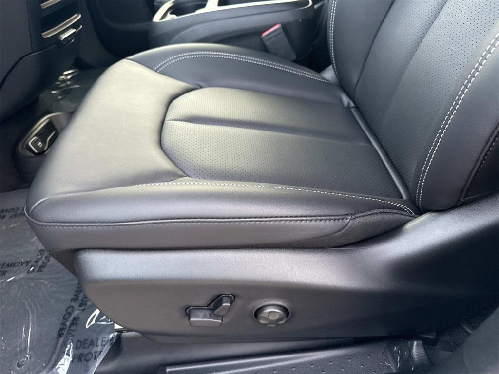 new 2026 Chrysler Pacifica car, priced at $46,610