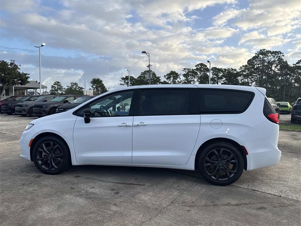new 2026 Chrysler Pacifica car, priced at $46,610