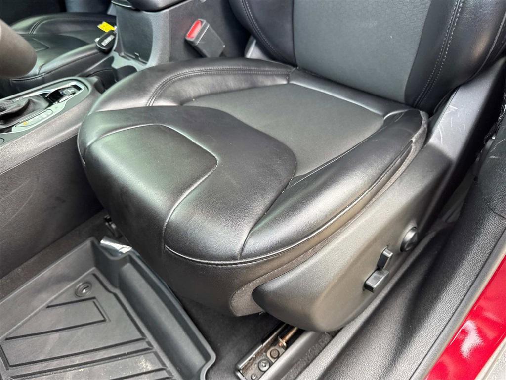 used 2020 Jeep Cherokee car, priced at $18,444