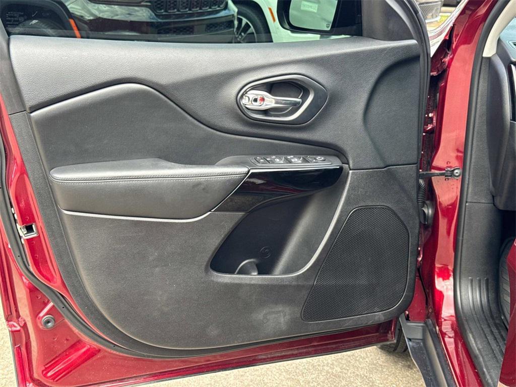 used 2020 Jeep Cherokee car, priced at $18,444