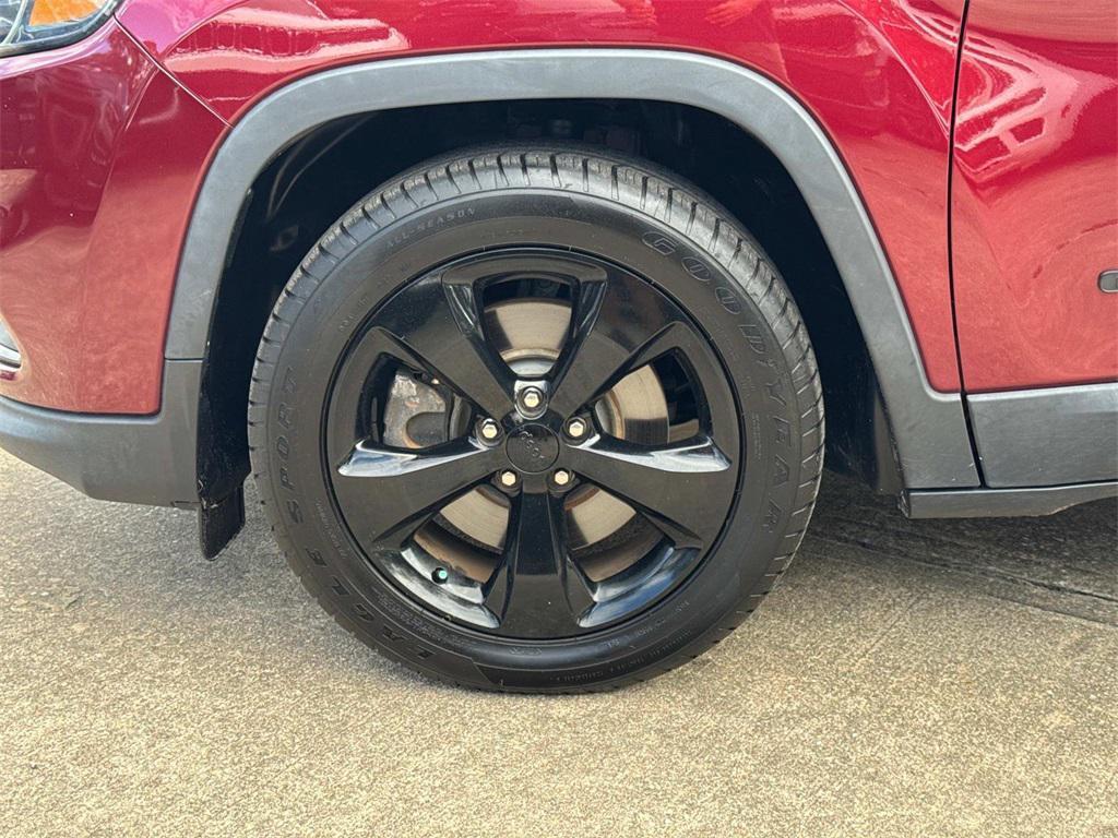 used 2020 Jeep Cherokee car, priced at $18,444