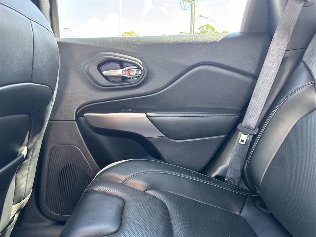 used 2022 Jeep Cherokee car, priced at $22,444