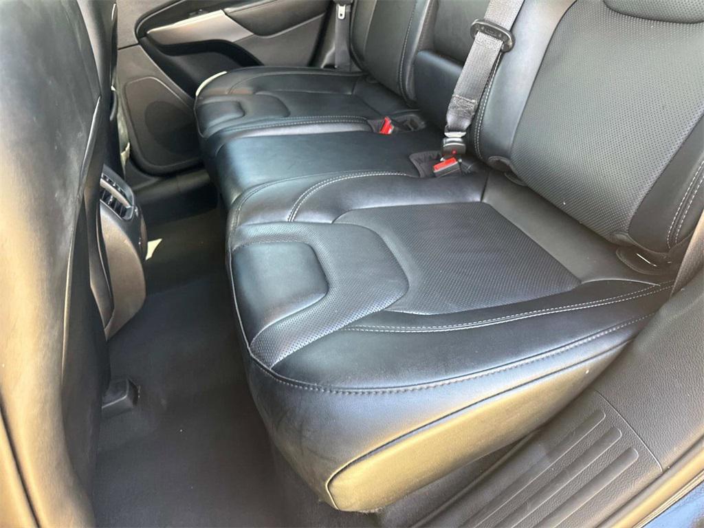 used 2022 Jeep Cherokee car, priced at $22,444