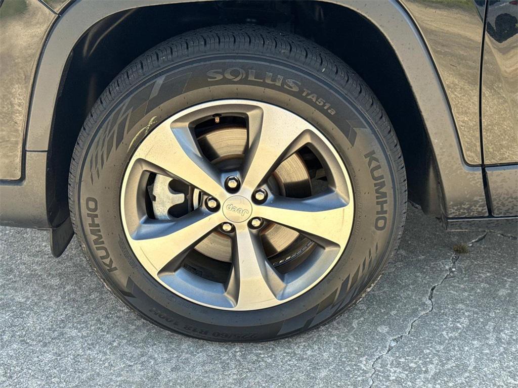 used 2022 Jeep Cherokee car, priced at $22,444