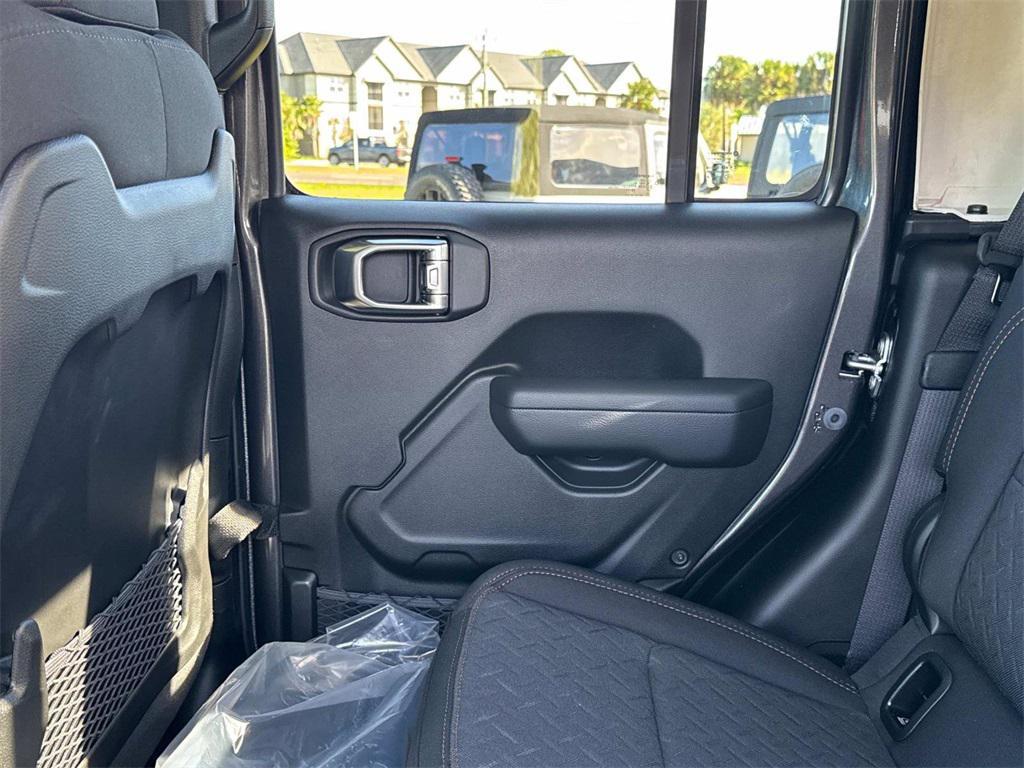 new 2026 Jeep Gladiator car, priced at $58,760