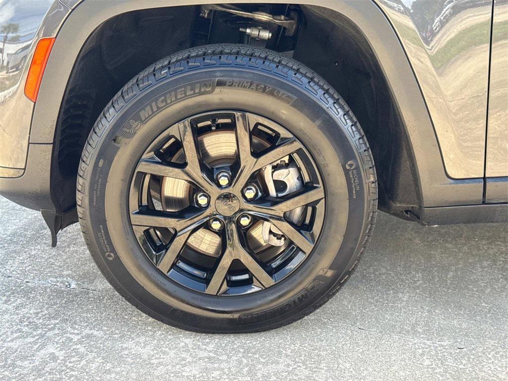 used 2024 Jeep Grand Cherokee L car, priced at $31,444