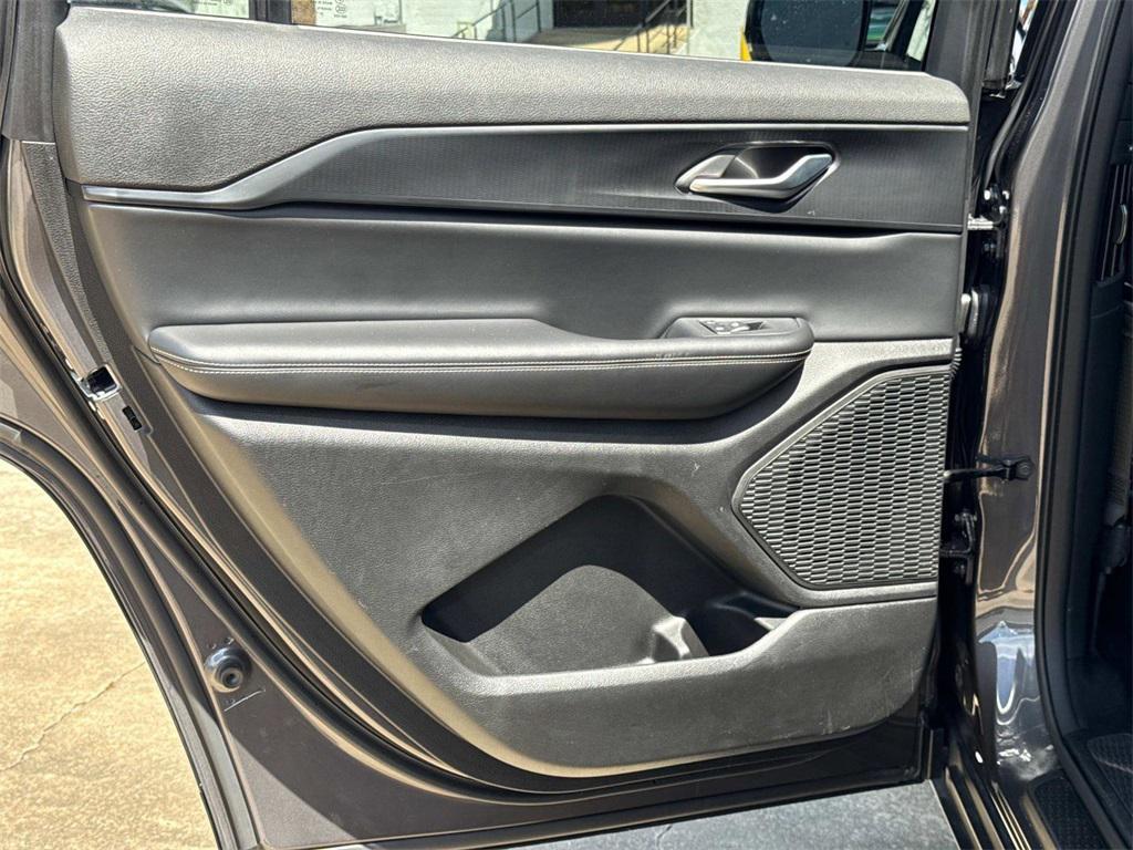 used 2024 Jeep Grand Cherokee L car, priced at $31,444