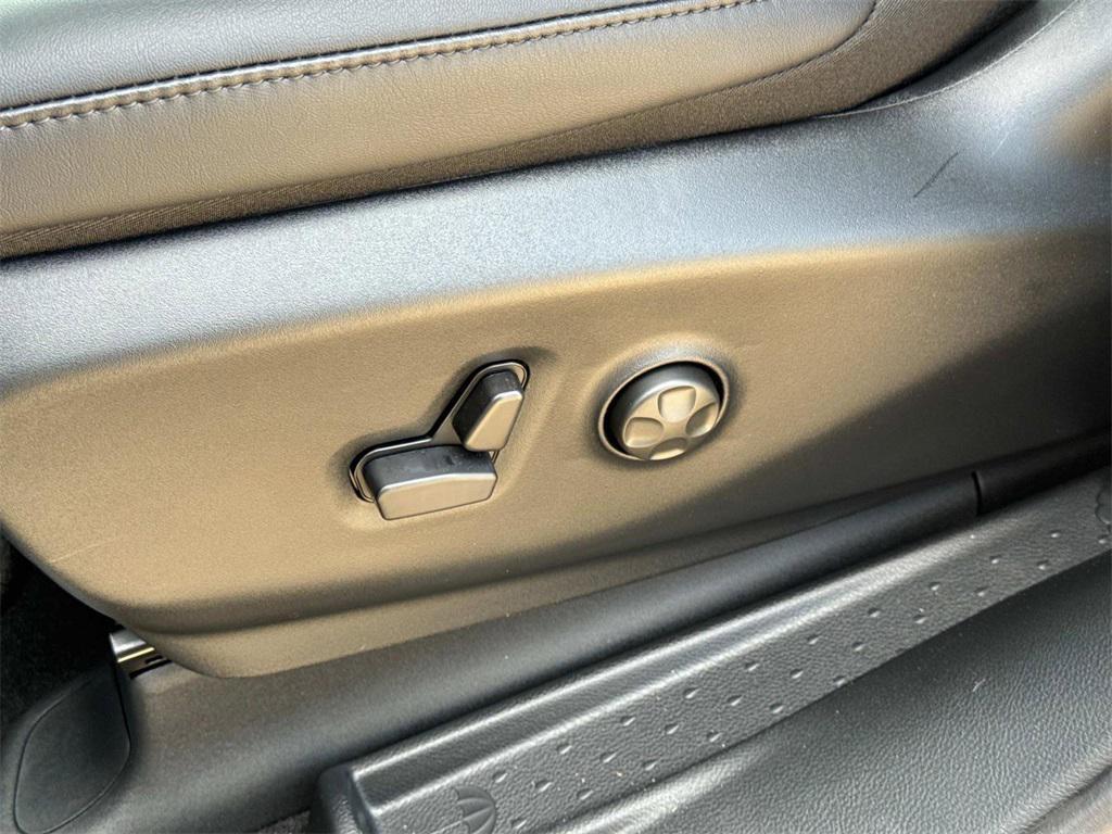 new 2025 Chrysler Pacifica car, priced at $47,620