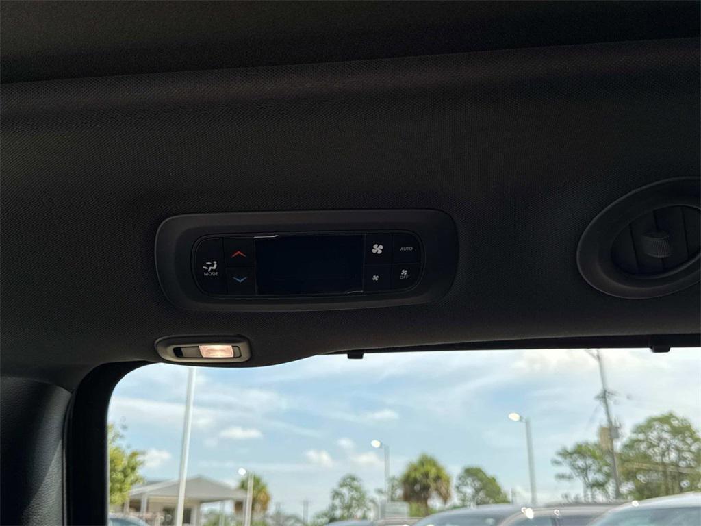 new 2025 Chrysler Pacifica car, priced at $47,620