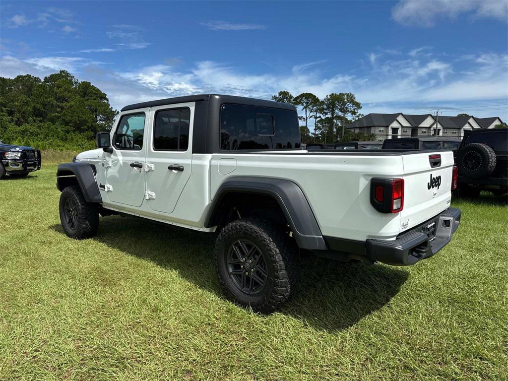 used 2020 Jeep Gladiator car, priced at $28,444