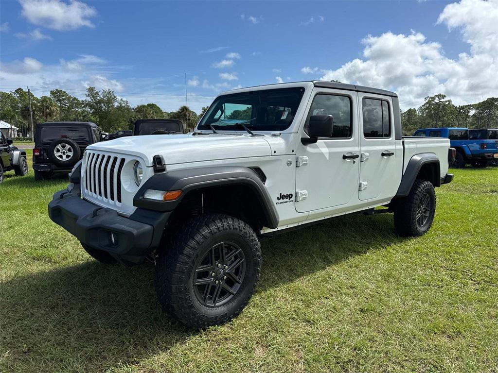 used 2020 Jeep Gladiator car, priced at $28,444