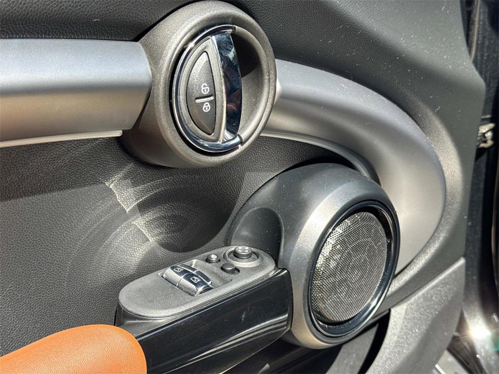 used 2023 MINI Hardtop car, priced at $23,444