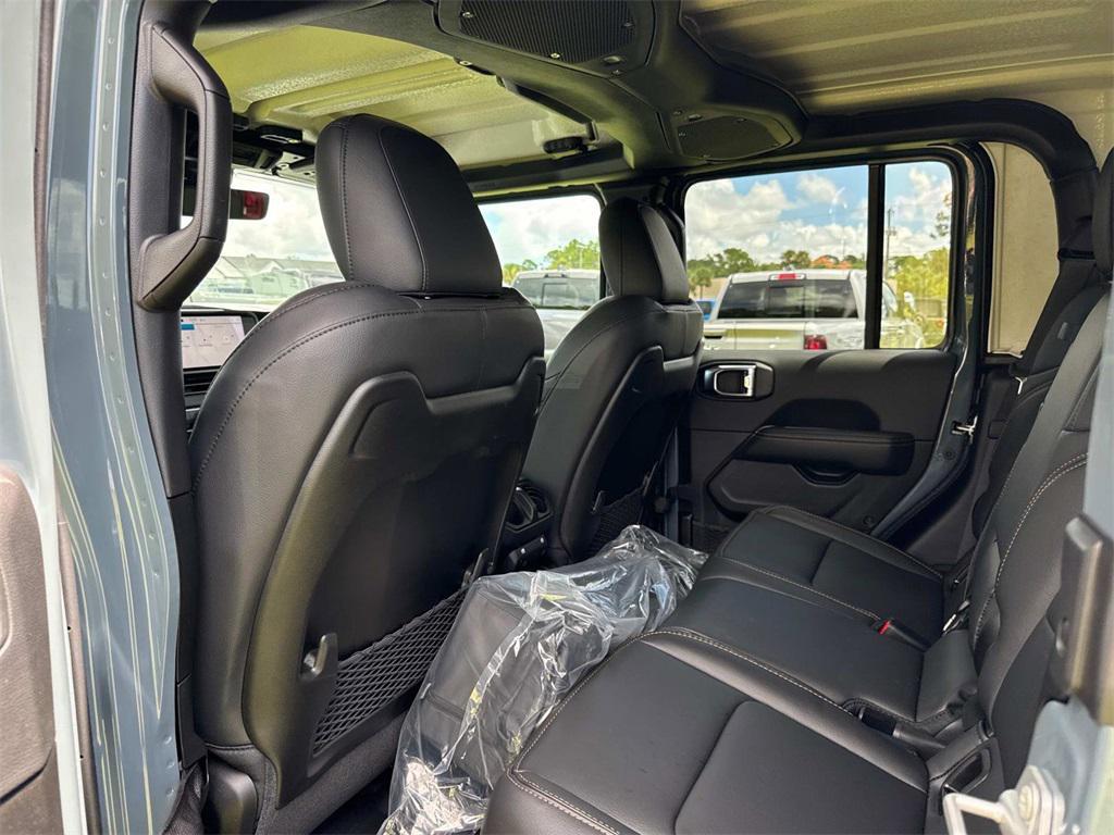 new 2025 Jeep Gladiator car, priced at $53,795