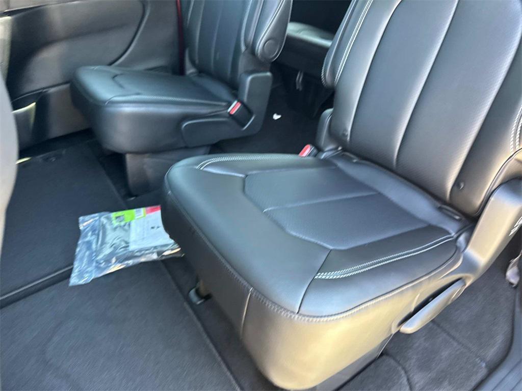 new 2026 Chrysler Pacifica car, priced at $47,785