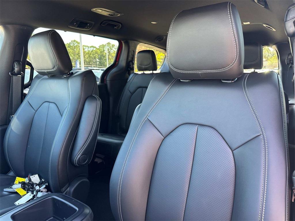 new 2026 Chrysler Pacifica car, priced at $47,785
