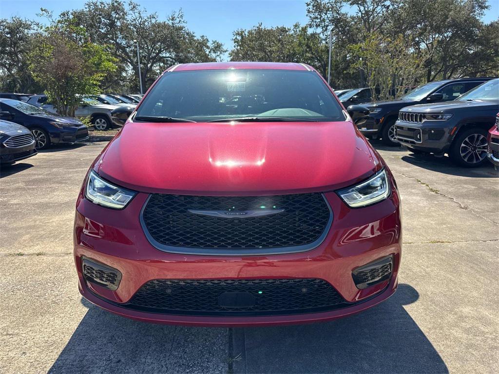 new 2026 Chrysler Pacifica car, priced at $47,785