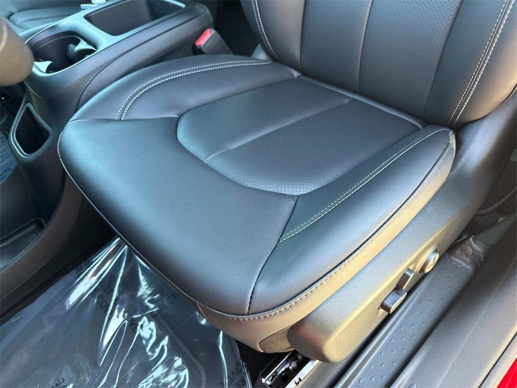 new 2026 Chrysler Pacifica car, priced at $47,785