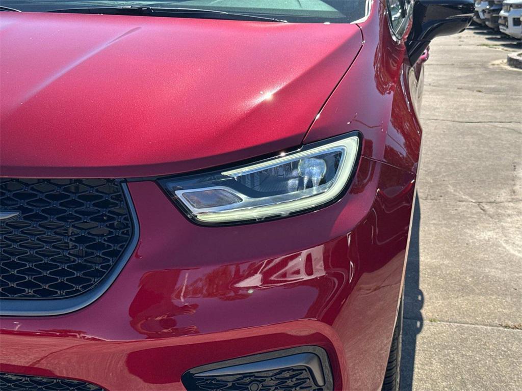 new 2026 Chrysler Pacifica car, priced at $47,785