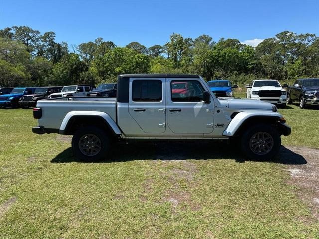 new 2024 Jeep Gladiator car, priced at $53,235