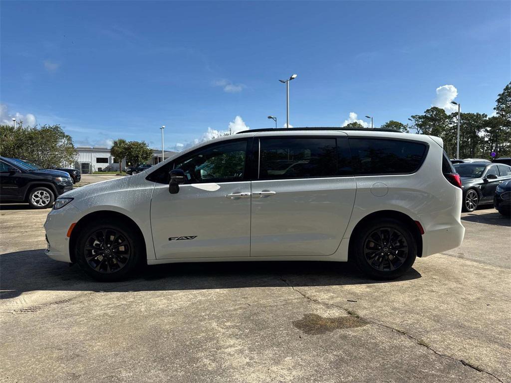 new 2025 Chrysler Pacifica car, priced at $47,650