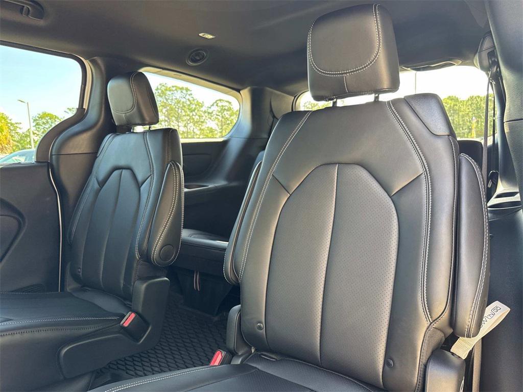 new 2025 Chrysler Pacifica car, priced at $47,650
